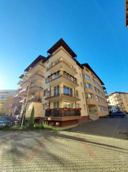 Spacious Flat, With Free Parking & Air Conditioning Флорешты Экстерьер фото